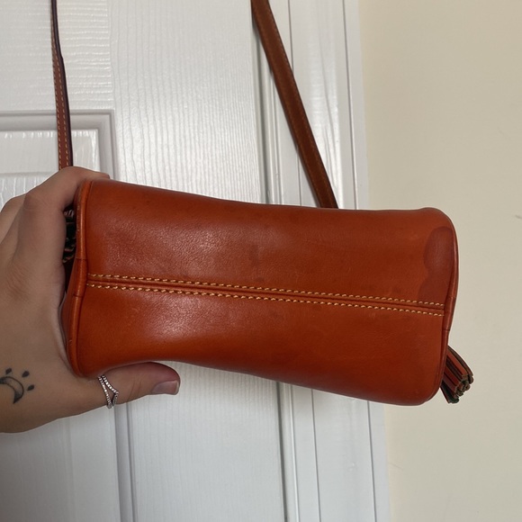 Vintage Dooney and Bourke Crossbody purse - Picture 4 of 5